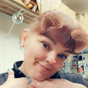 Meet your Posher, Debbi